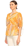 Resim Turuncu Karışık Desenli Kısa Kol Sıfır Yaka Bluz