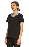 Resim Siyah Taş İşlemeli Kısa Kollu Bisiklet Yaka Pamuklu Kadın T-Shirt